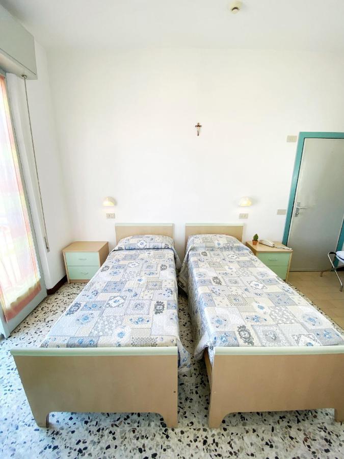 Hotel Dinarica Marotta Εξωτερικό φωτογραφία