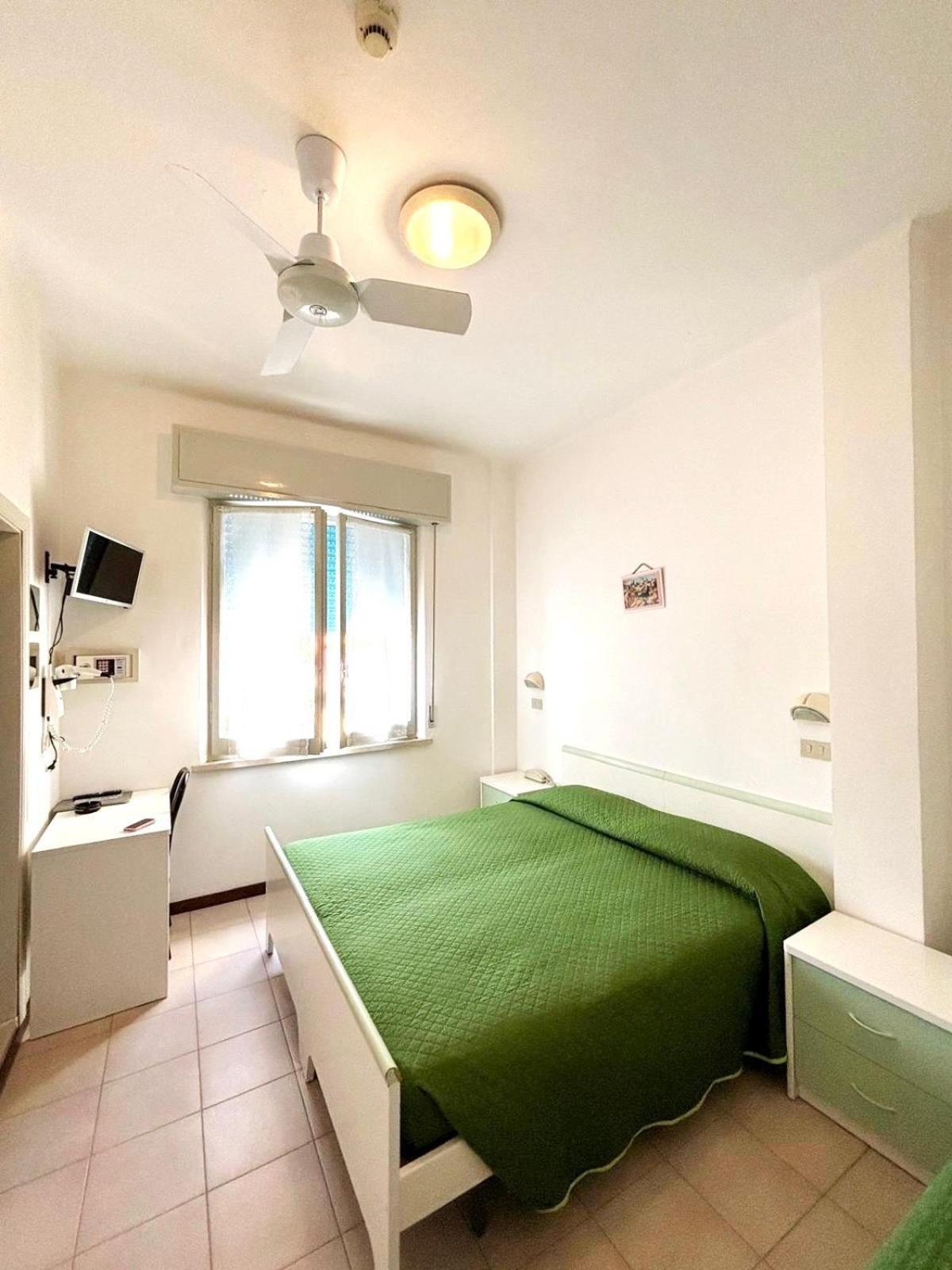 Hotel Dinarica Marotta Εξωτερικό φωτογραφία