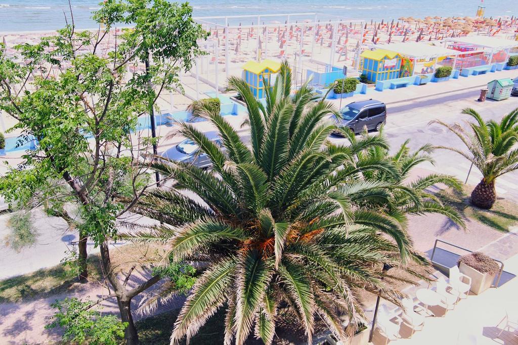 Hotel Dinarica Marotta Εξωτερικό φωτογραφία