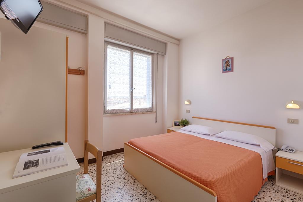 Hotel Dinarica Marotta Εξωτερικό φωτογραφία